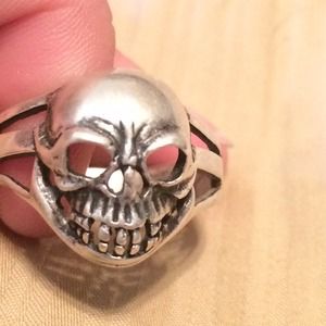 Guys skull ring