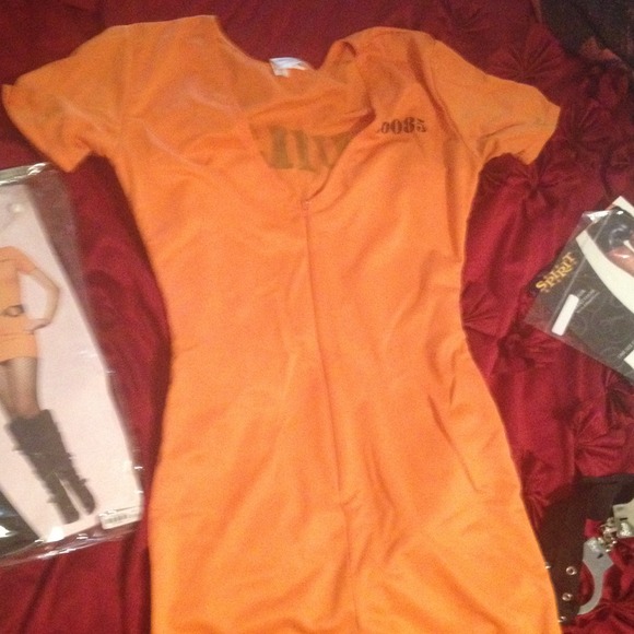 Guilty Prisoner Halloween Outfit - Picture 2 of 4