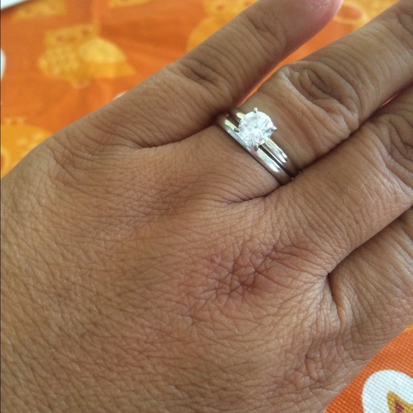 Bountiful weding rings - Picture 1 of 4