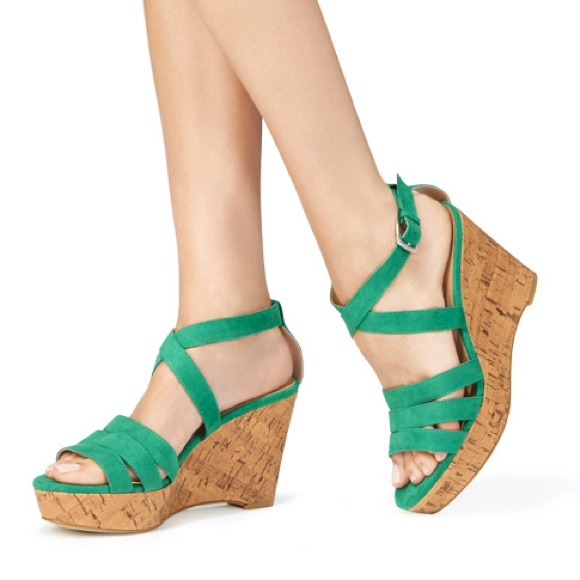 Mint green wedges //