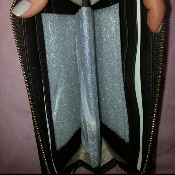 100% authentic new  Michael kors  wallet ... - Picture 2 of 4