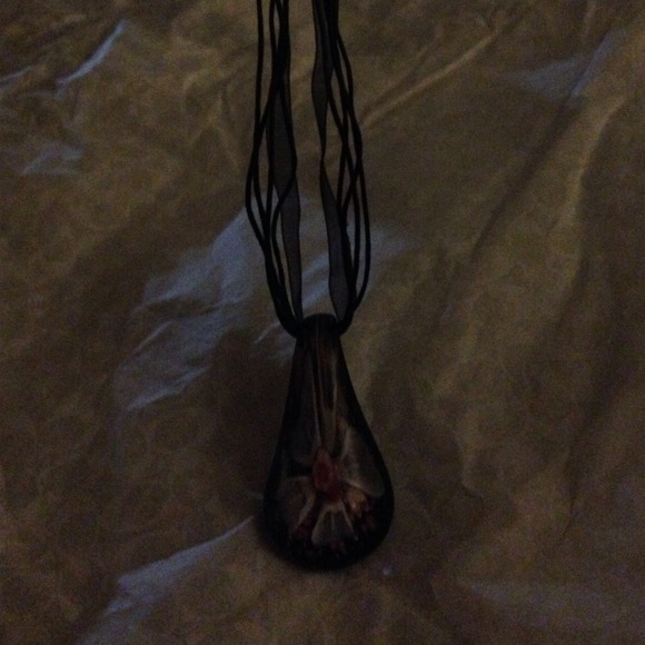 Necklace w beautiful hand made blown glass pendant