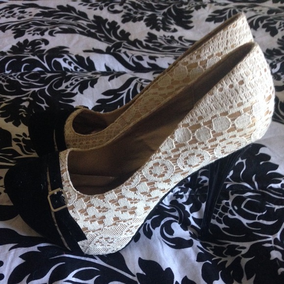 High heels - Picture 2 of 2