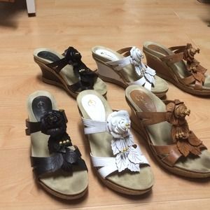3 pairs of Earthies leather wedge shoe