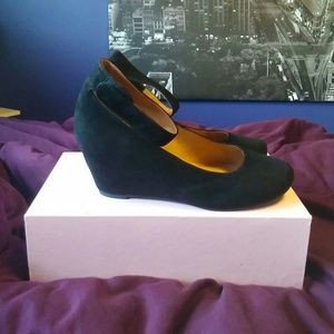 Suede wedges with ankle strap