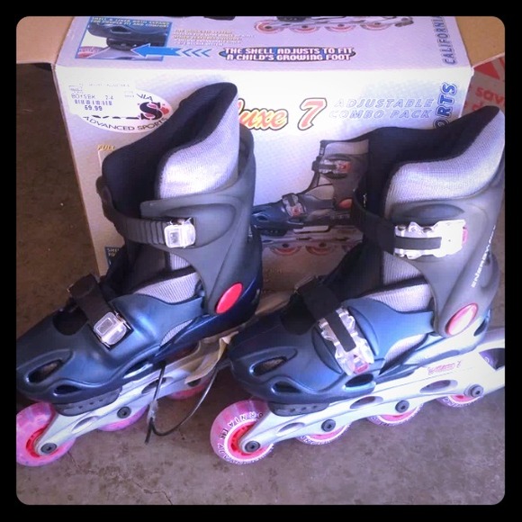Youth adjustable inline skates