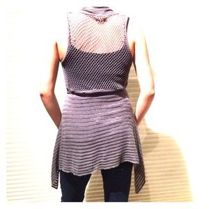 Knit lace sleeveless cardigan