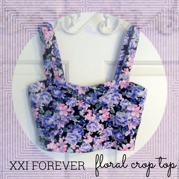 Forever 21 Tops - Floral Crop Top