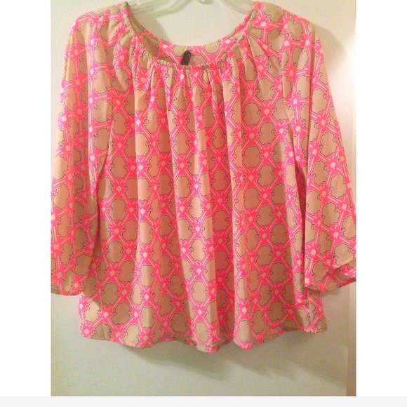 Blouse✨NEVER WORN✨