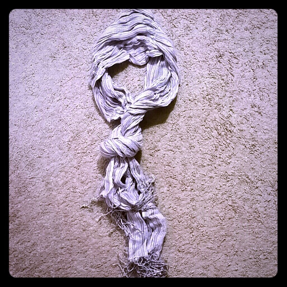 Gray and purple scarf