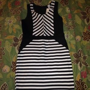🔥Make an offer 🔥Black & white dress "khole"