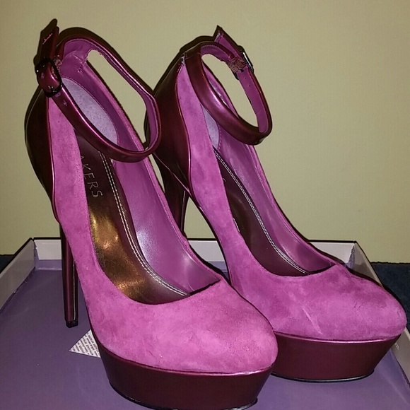 Mary Jane Pumps