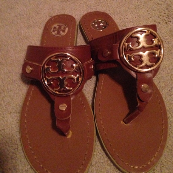 Tory Burch ☀️INSPIRED ☀️ sandals.