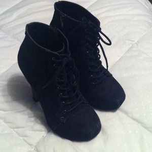 Charlotte Russ black booties size 7