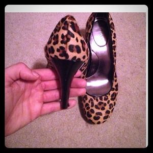 🎉😍 SALE🎉Merona size 9 animal print heels