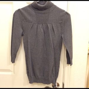 Grey turtle neck 3/4 sleeve top