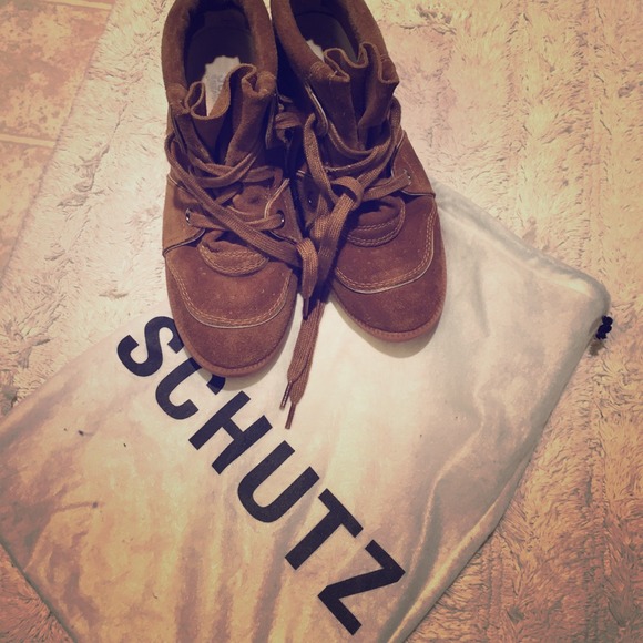 Shuts shoes size 8