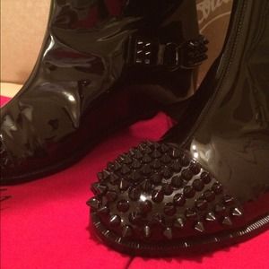 🔴SOLD🔴 Louboutin black riding boot w studs
