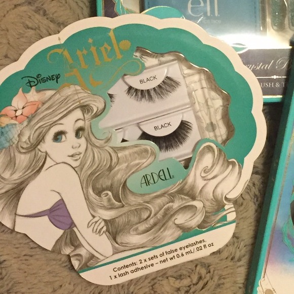 Disney Ariel Makeup Collection e.l.f. Sold Out - Picture 2 of 4