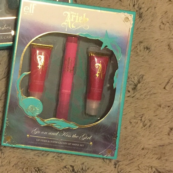 Disney Ariel Makeup Collection e.l.f. Sold Out - Picture 3 of 4