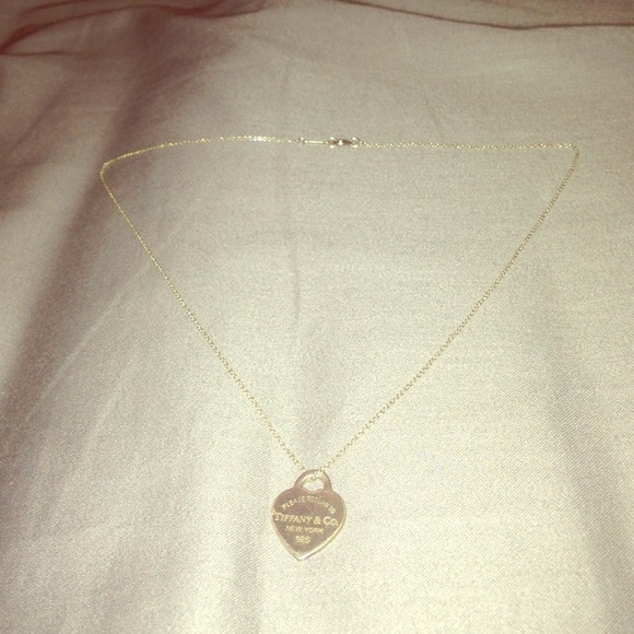 💥ON HOLD💥 Tiffany heart necklace AUTHENTIC