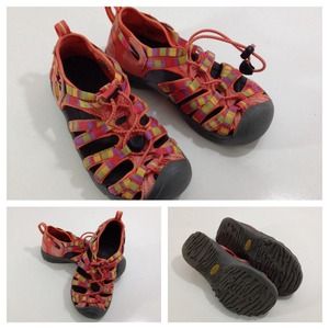 Kids size 2 keen shoes