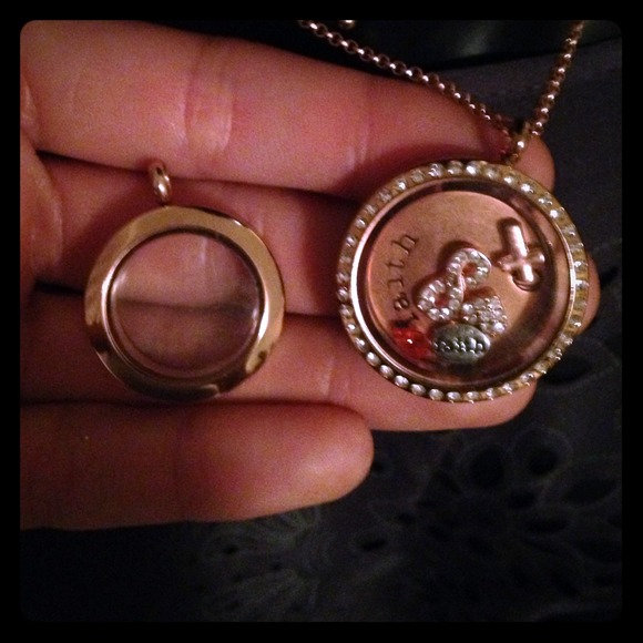 🎉Last Call🎉🎉Origami owl rose gold medium locket