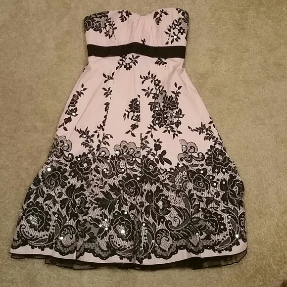 Pretty in Pink Strapless Dress