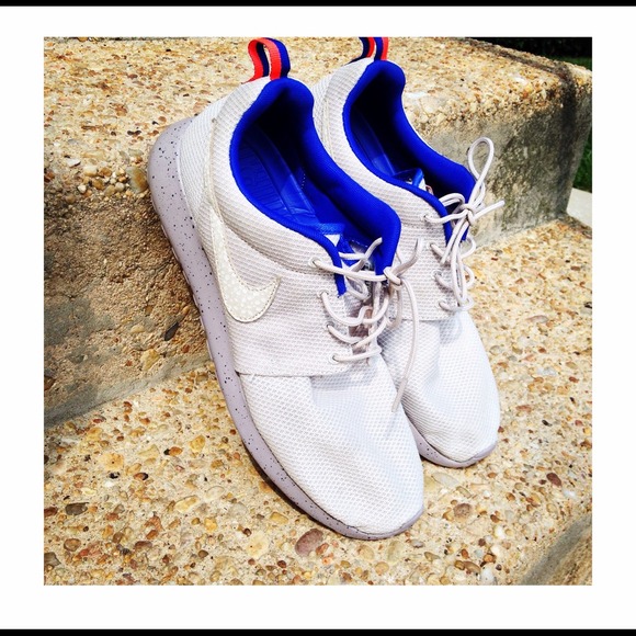 Nike Roshe Run Urban Safari Edition.