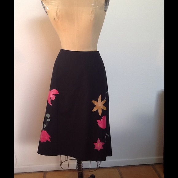 Cute Black Skirt w/Leather Flowers