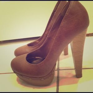 Brown Pumps with platform