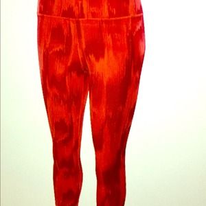 Under Armour womens tight printed capris