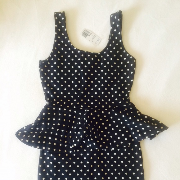 ❌SOLD❌ Polka dot peplum dress - Picture 2 of 4