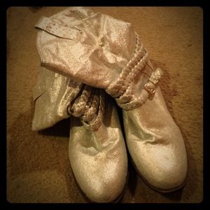 Cute party wear boots !! Very very soft !!