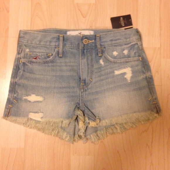 BRAND NEW HIGH RISE HOLLISTER SHORTS!