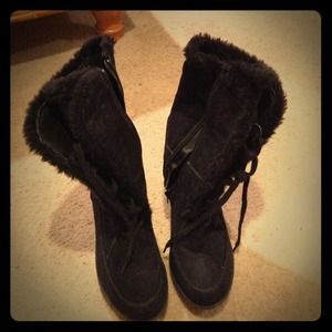 👢👢Cute black boots !! Must have !! 👢👢