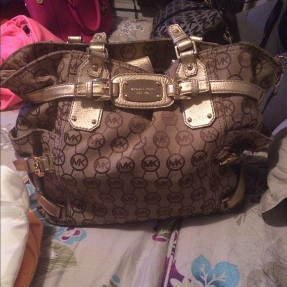 Michael kors bag soo nice