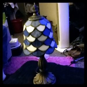 Tiffany style small accent lamp