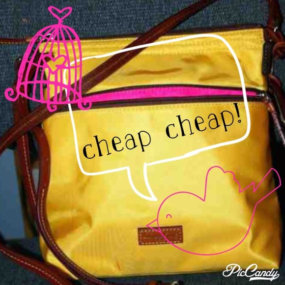 Dooney & Bourke Handbags - ⬇️CLOSET CLEAR OUT Dooney & Bourke Crossbody Bag