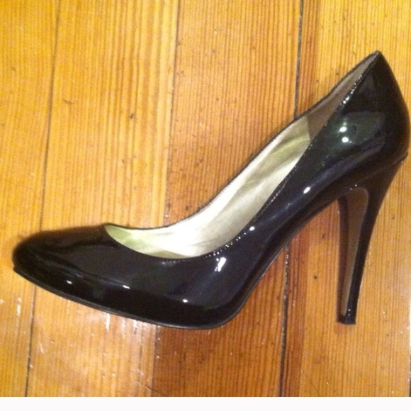 ⬇️REDUCED⬇️Patient Leather Pumps - Picture 3 of 5