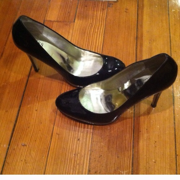 ⬇️REDUCED⬇️Patient Leather Pumps - Picture 4 of 5