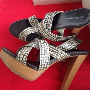 SOLD 🚫Bcbg animal print strap platforms