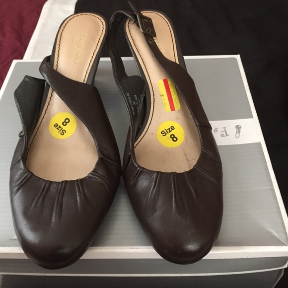 Brown shoes low heel