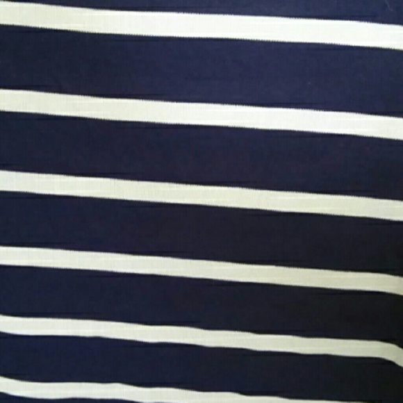 ❤SOLD❤ Cold Shoulder Top - Picture 2 of 2