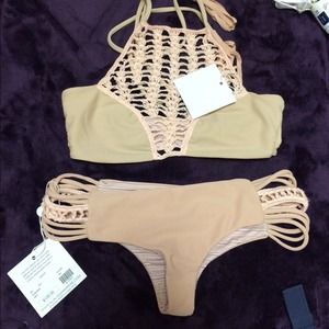 Acacia panama set in nude.