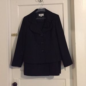 Le Suit Women's Black Skirt Suit