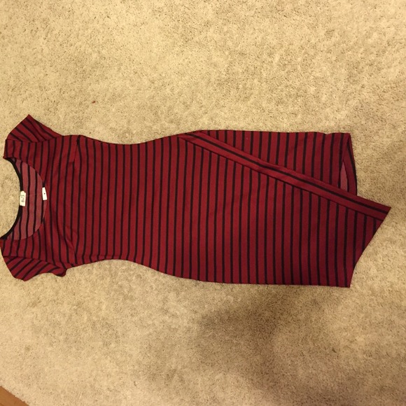 Asymmetrical burgundy/redstriped dress FINAL PRICE - Picture 2 of 3