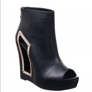 NWT - BCBGeneration Black wedge. $$ Negotiable.