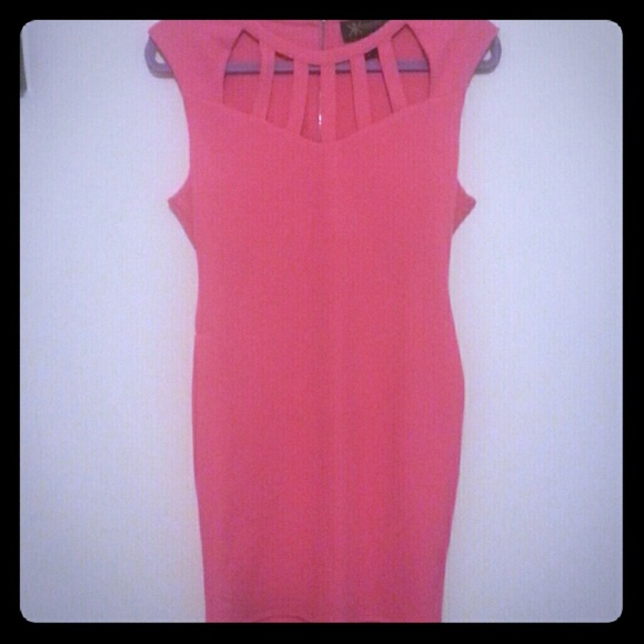 Pink cutout dress - Picture 1 of 2