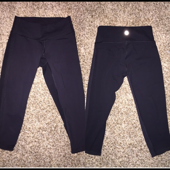 Black Lulu Lemon Yoga Crops
